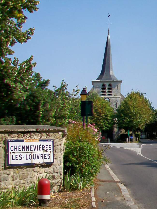 Rue de Louvres, vue sur l'église - Chennevières-lès-Louvres (95380) - Val-d'Oise