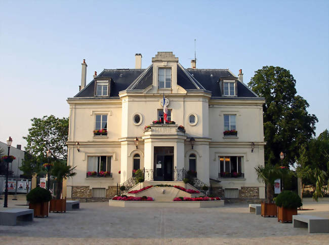 L'hôtel-de-ville - Groslay (95410) - Val-d'Oise
