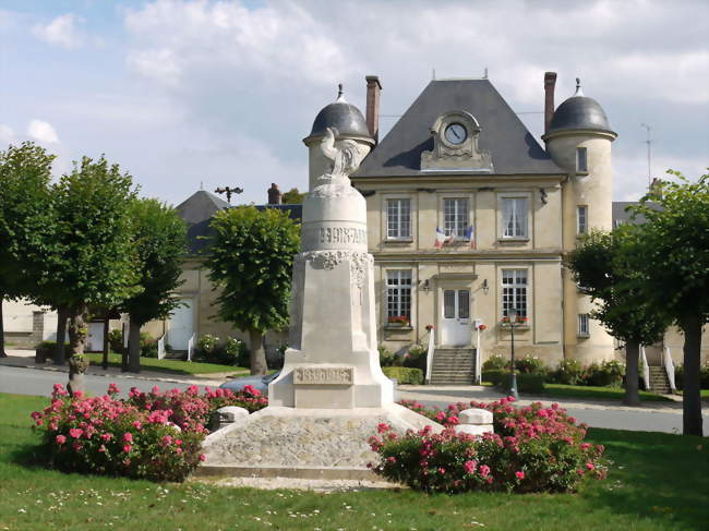 Mairie et monument aux morts - Nesles-la-Vallée (95690) - Val-d'Oise