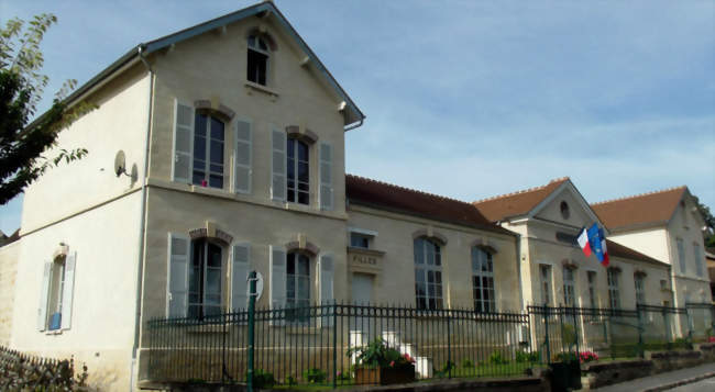 La mairie-école d'Us - Us (95450) - Val-d'Oise