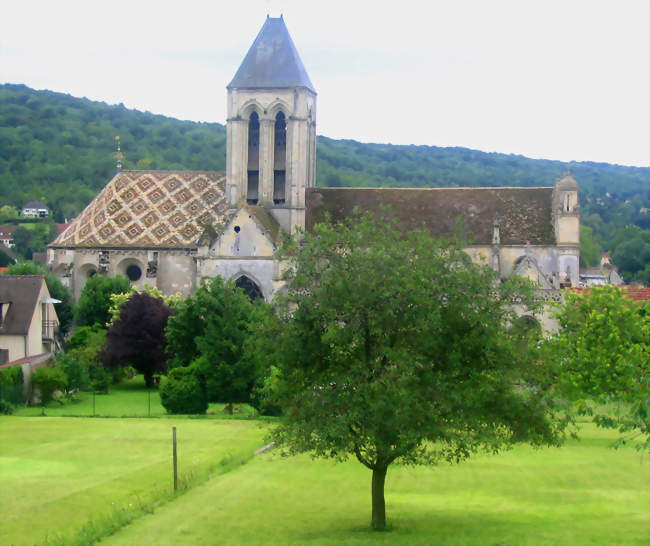 L'église de Vétheuil est couverte d'un toit à motifs polychromes - Vétheuil (95510) - Val-d'Oise