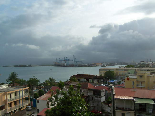 Vue du port maritime à Pointe-à-Pitre - Pointe-à-Pitre (97110) - Guadeloupe