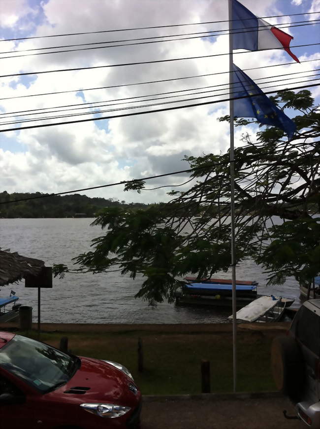 Débarcadère en face du bureau des douanes - Saint-Georges (97313) - Guyane