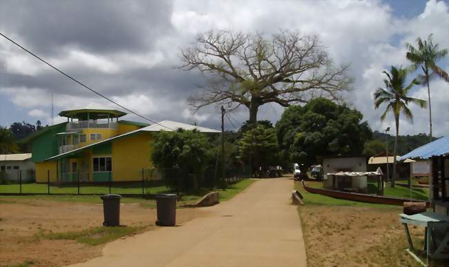 Vue de la place de La Poste au centre de Papaichton - Papaichton (97316) - Guyane