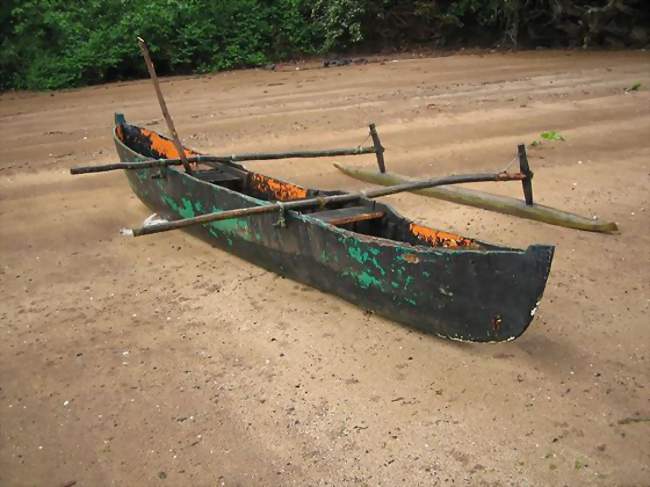 Pirogue sur la plage de Sohoa - Chiconi (97670) - Mayotte