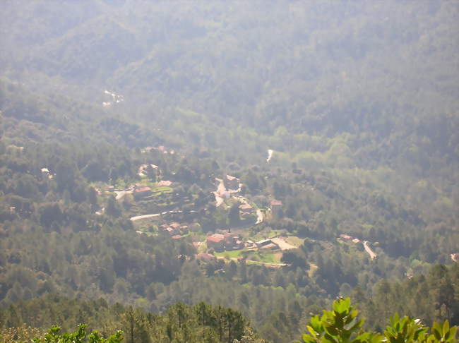 Village de Rezza vu depuis le sentiermontant à la Salincaccia - Rezza (20121) - Corse-du-Sud