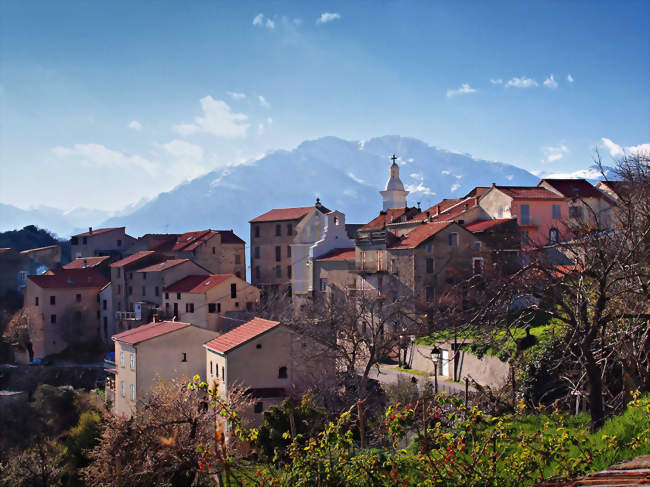 Le village d'Altiani et le Cardu au fond - Altiani (20251) - Haute-Corse