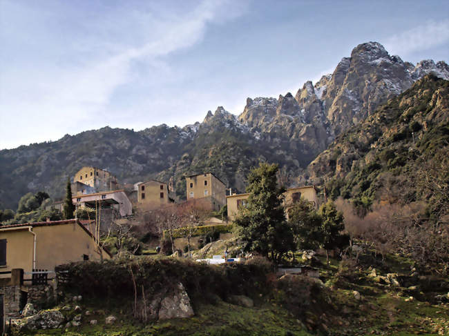Le village et les Aiguilles de Popolasca - Popolasca (20218) - Haute-Corse