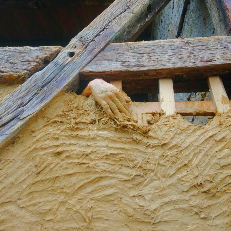 Isoler naturellement sa maison avec des matériaux de réemploi