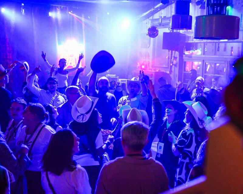 Jean Louis Saloon - Afterwork DJ Régis