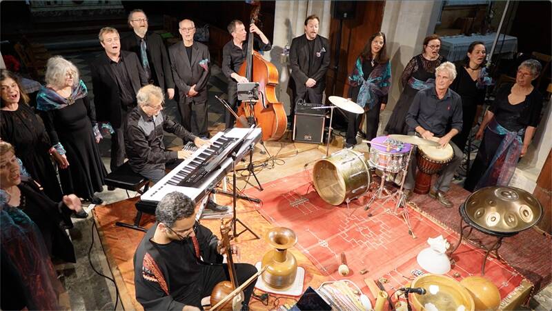 Confluence ; voix d'ici et musiques d'ailleurs