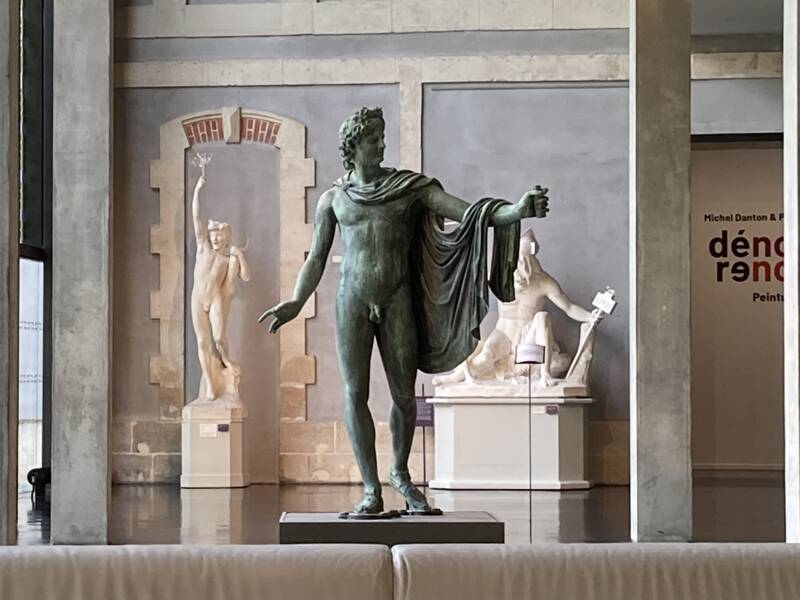 écrire au musée
