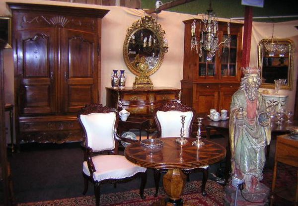 salon d'antiquités