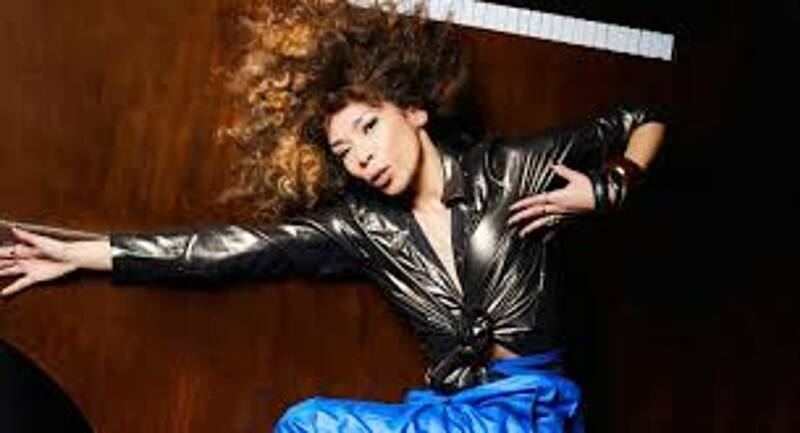 Flavia Coelho -