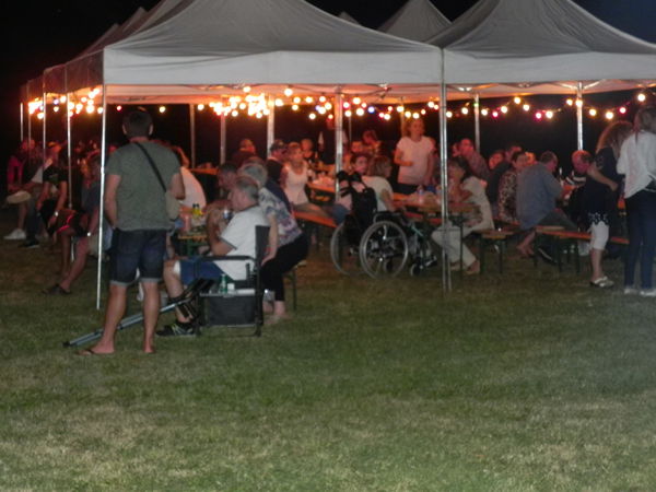 marché nocturne artisanal et gourmand