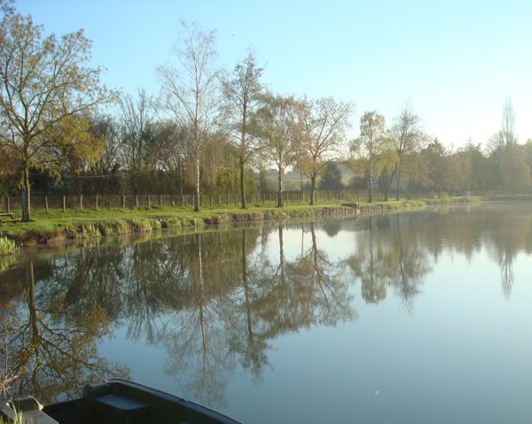 Guinguette au bord de l'eau