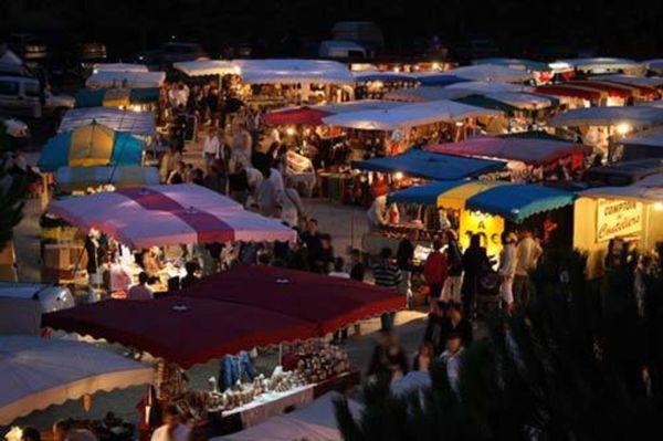 marché nocturne