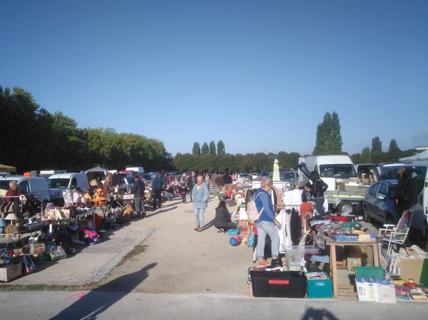 10eme brocante de l'U S Saintes Tennis de Table