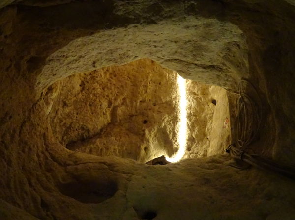 VISITE GUIDÉE - LES TROGLODYTES DE LA TOURETTE