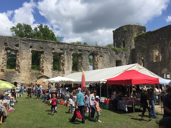 Vide-grenier du château