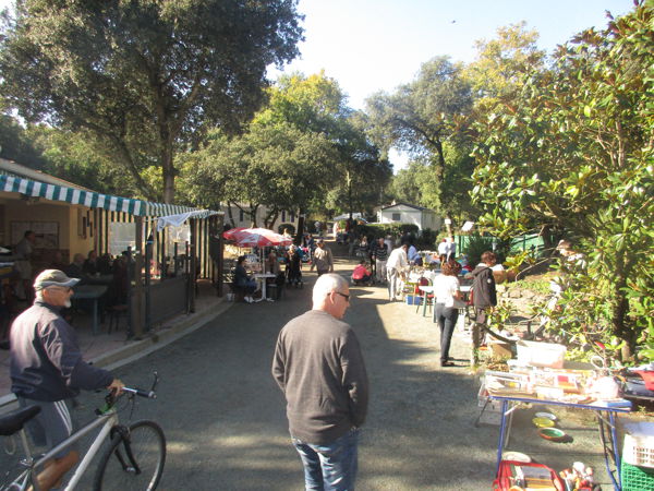 VIDE GRENIER / BROCANTE