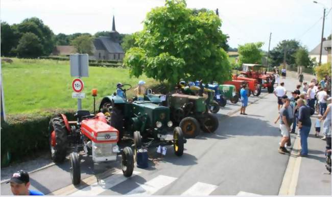 Exposition de tracteurs anciens