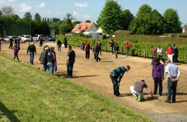 Concours de pétanque