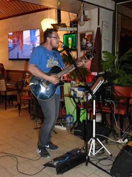 CONCERT POP/ROCK ACOUSTIQUE AU BAR MARSEILLAIS