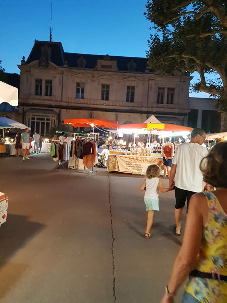 Marché nocturne artisanal et producteurs