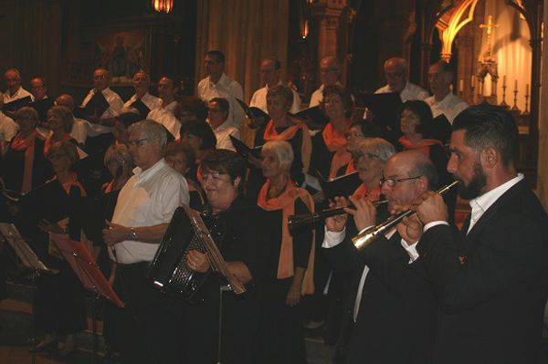 XARAMELA, choeur, gaitas et orgue à la cathédrale