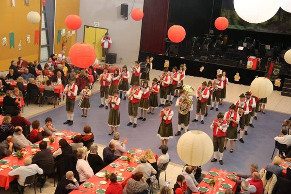 Soirée Dansante Spectacle Repas