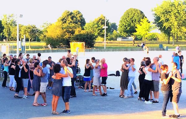 Initiation danses latines avec En Salsa me !