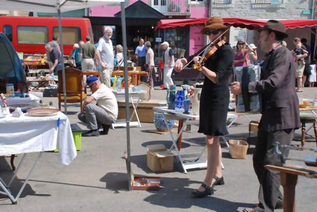 Brocante sur le Port