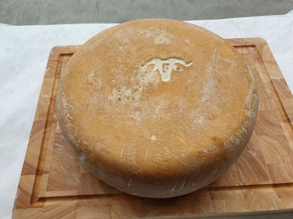 Pour vos repas, Dégustez notre fromage fermier Ossau Iraty.