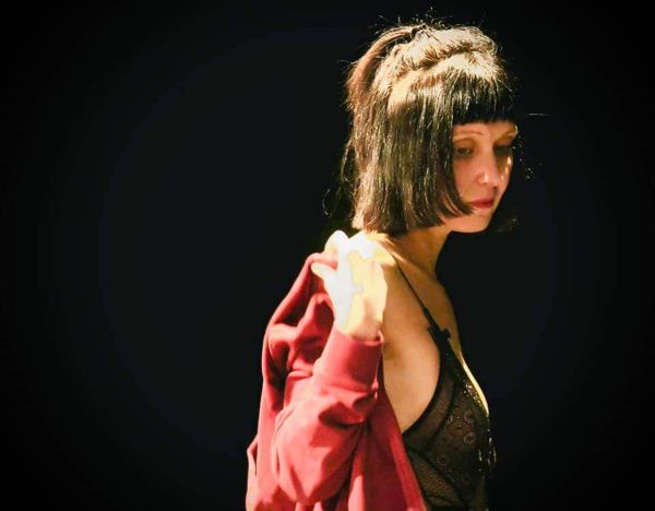 Une fille sans personne