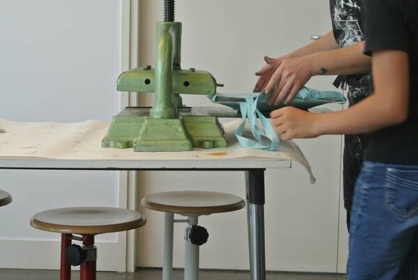 Atelier linogravure : La main dans le sac !