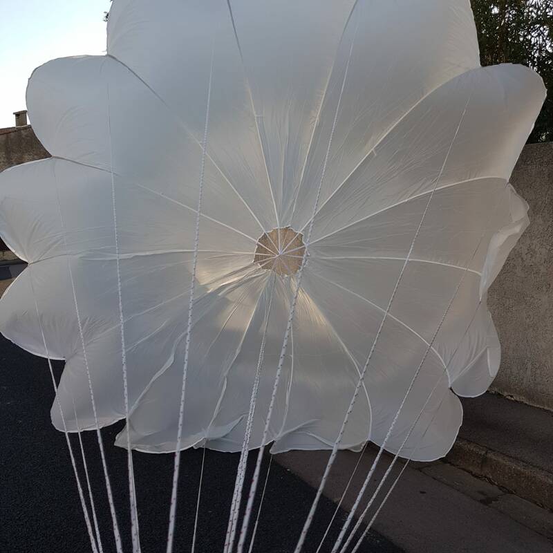 Pliage des parachutes de secours parapente à Montpellier