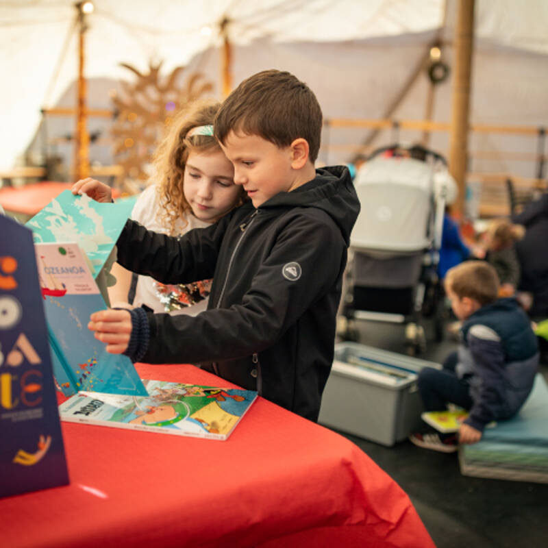 La bibliomobile s’invite au marché dominical