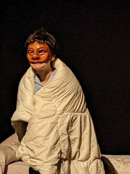 Scène théâtre : Derrière le rideau