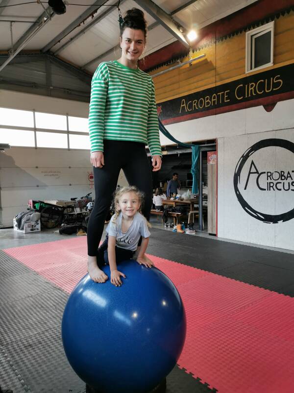 Cirque - Atelier parent-enfant 4-15 ans chez Acrobate Circus