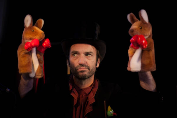 Minimal Circus - Yoann Pencolé • Cie La Poupée qui brûle