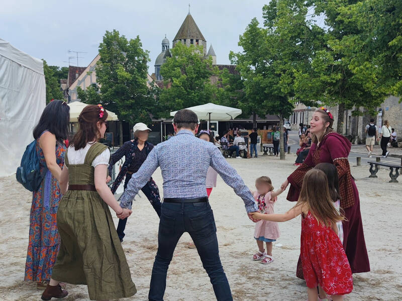 Initiation aux danses médiévales