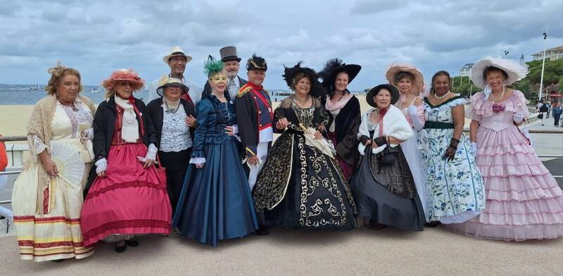 VISITES GUIDEES EN COSTUME D EPOQUE