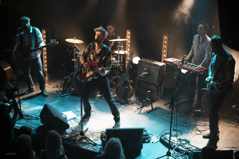 Jean Louis Saloon CONCERT HOLY BONES