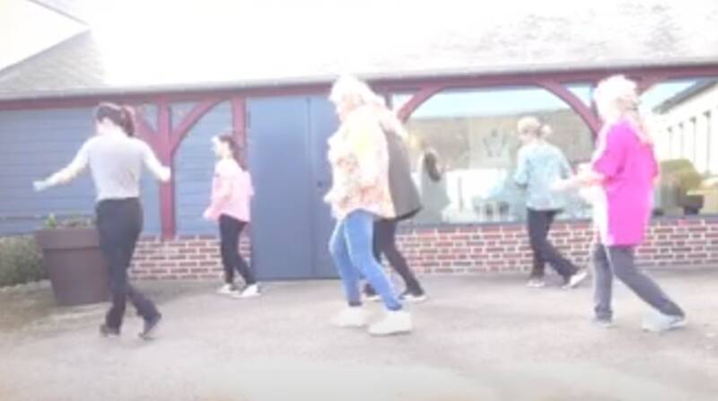 Summer Line Dance (Danse en Ligne)