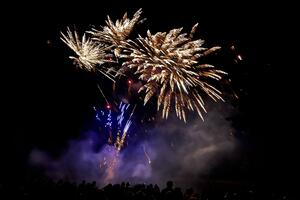 photo FEU D'ARTIFICE et FESTIVAL BOUGE TON BOCAGE