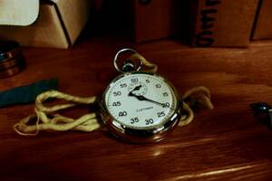 photo Mode responsable : Quelle montre en bois choisir pour un impact positif ?