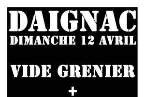 photo Vide grenier et exposition de vieux véhicules