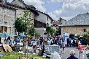 photo VIDE GRENIERS