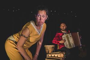 photo L’histoire est dans l’sac par la cie Gratte nez et mange doigt